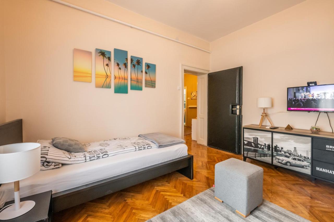 Neimar Apartment With Great Wi-Fi And Free Parking Belgrade Luaran gambar