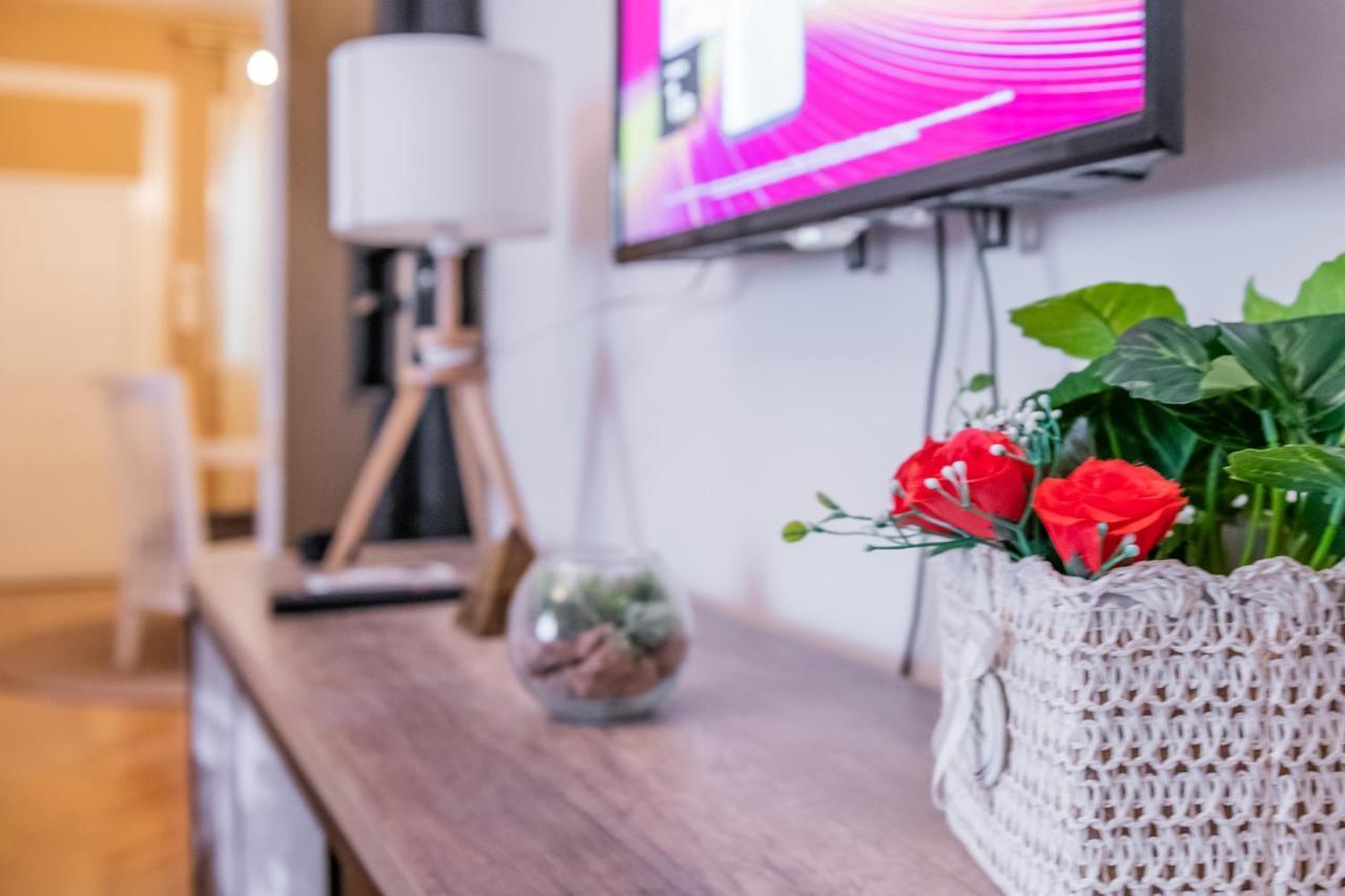 Neimar Apartment With Great Wi-Fi And Free Parking Belgrade Luaran gambar